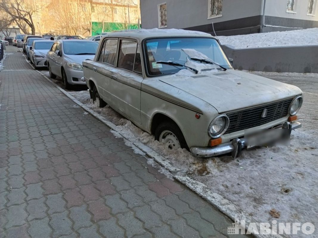 Почему «управляйки» не хотят убирать снег во дворах