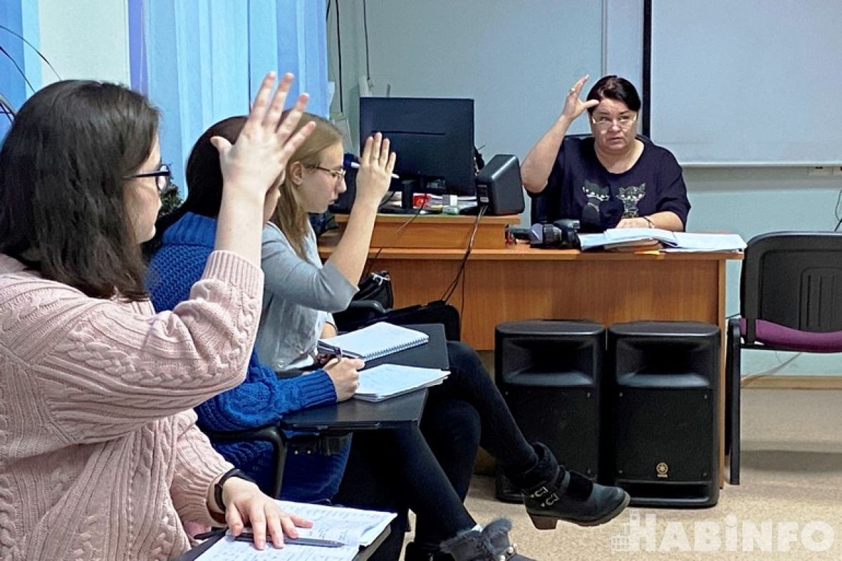 Тренинги с заботой: читай по жестам