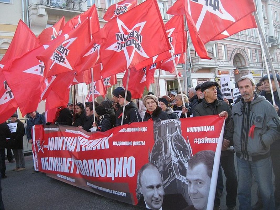 Смута и переворот: что мы празднуем в ноябре
