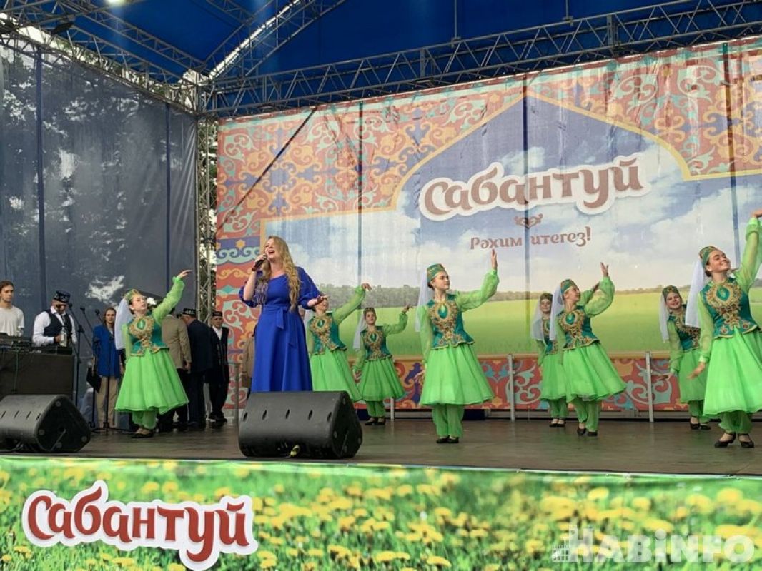 Народные песни, куреш и чак-чак: чем порадовал Сабантуй